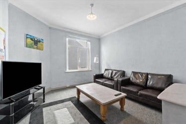 5 bed house, Armada street, North Hill, Plymouth, PL48LS - Image 1